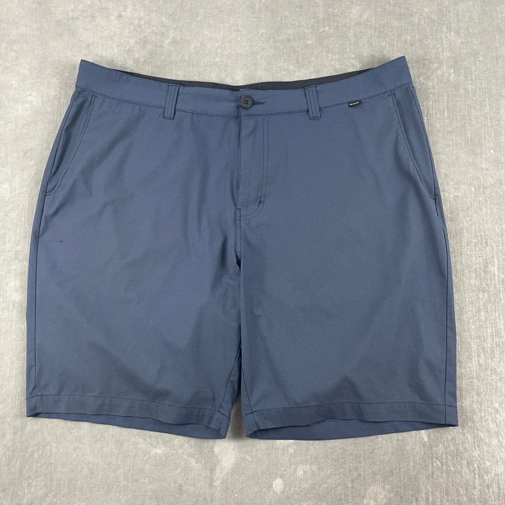 TravisMathew Men 40 Blue Golf Shorts Performance Stretch Textured